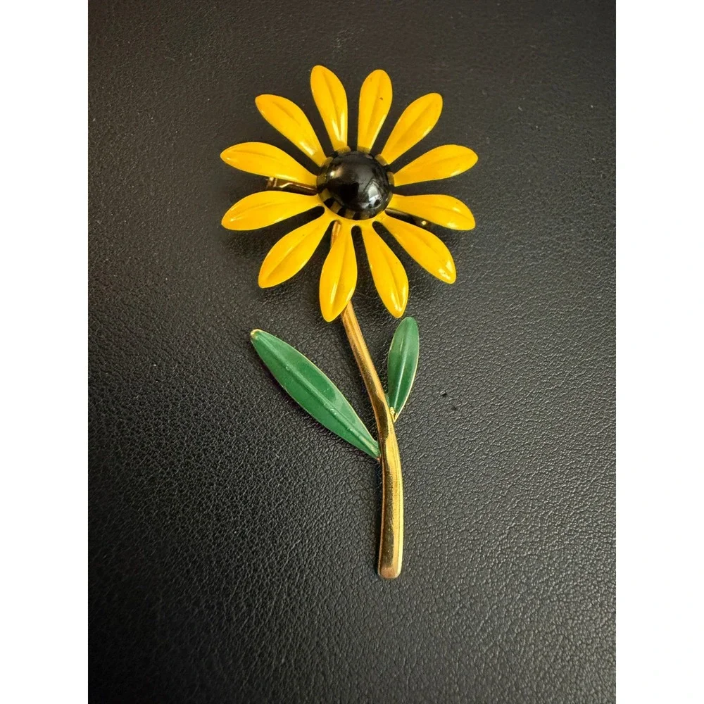 Unbranded approximate 70s retro